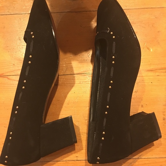 Gorgeous velvet pumps with gold studs NWT - Picture 7 of 8